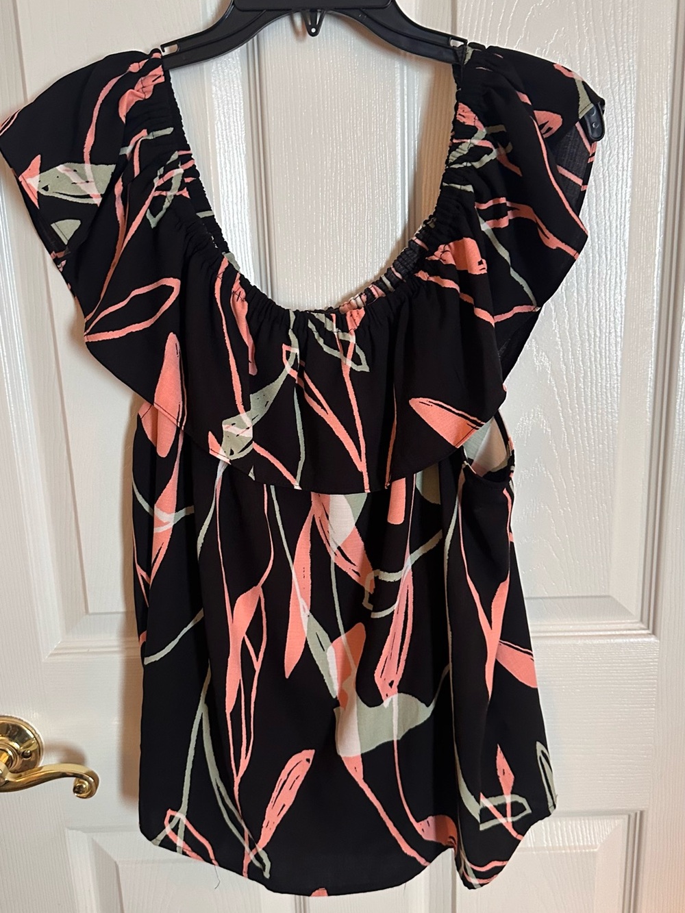Nine West Black Flutter Sleeve Top with Coral and Sage Leaf Print